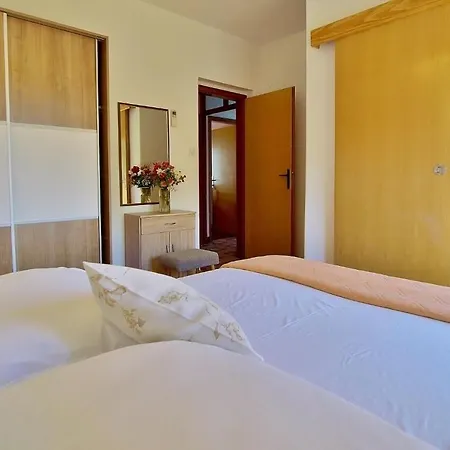Ana - 50m From Sea Apartment
