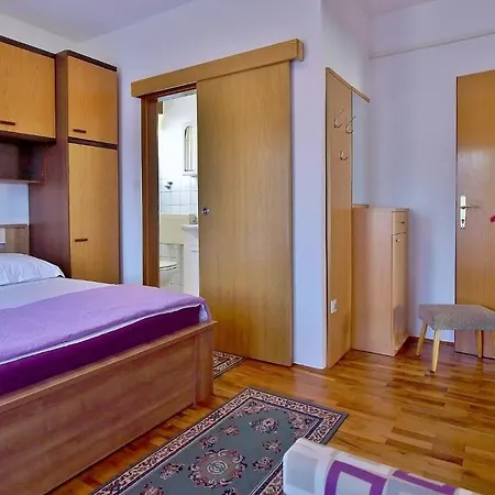Ana - 50m From Sea Apartment Supetarska Draga