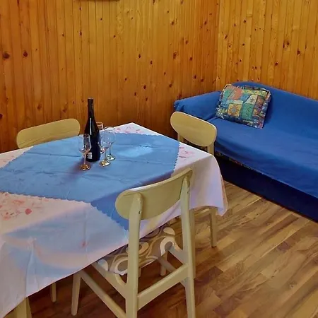 Apartment Ana - 50m From Sea