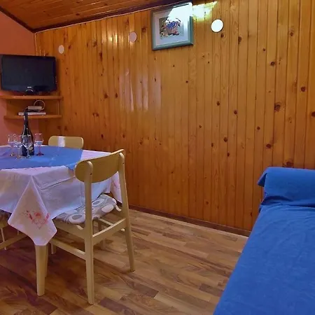 Apartment Ana - 50m From Sea *